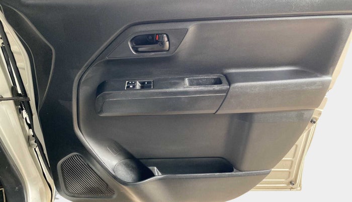 2020 Maruti New Wagon-R LXI CNG 1.0, CNG, Manual, 25,286 km, Driver Side Door Panels Control