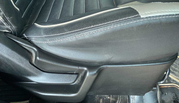 2020 Maruti New Wagon-R LXI CNG 1.0, CNG, Manual, 25,286 km, Driver Side Adjustment Panel