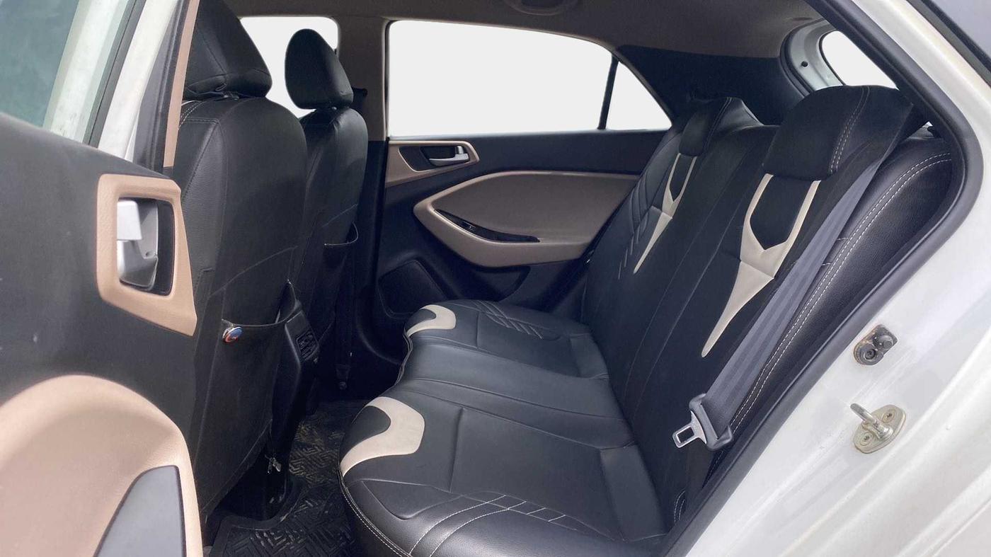 2019 Hyundai Elite i20 MAGNA PLUS 1.2, Petrol, Manual, 65,924 km, Right Side Rear Door Cabin