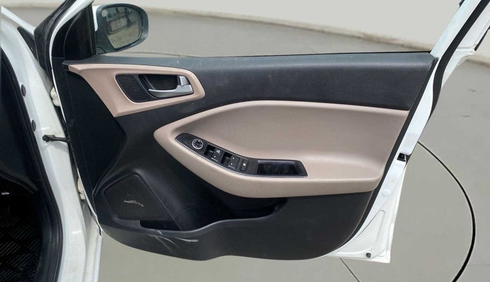 2019 Hyundai Elite i20 MAGNA PLUS 1.2, Petrol, Manual, 65,924 km, Driver Side Door Panels Control