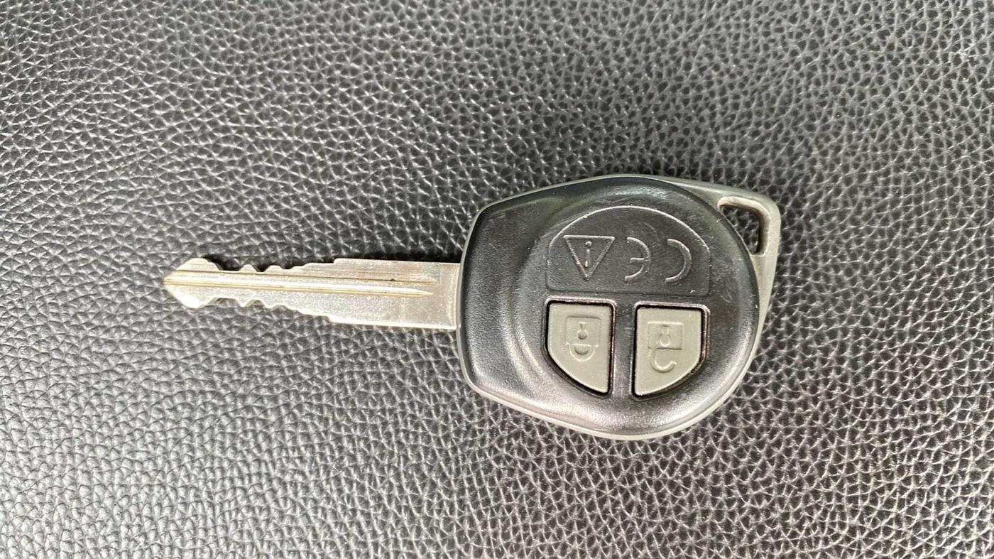 2023 Maruti Swift VXI AMT, Petrol, Automatic, 10,239 km, Key Close Up