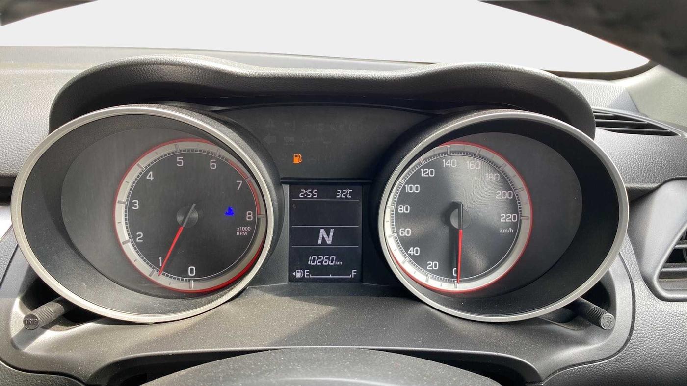 2023 Maruti Swift VXI AMT, Petrol, Automatic, 10,239 km, Odometer Image