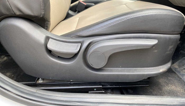2018 Hyundai Verna 1.6 VTVT SX O, Petrol, Manual, 34,263 km, Driver Side Adjustment Panel