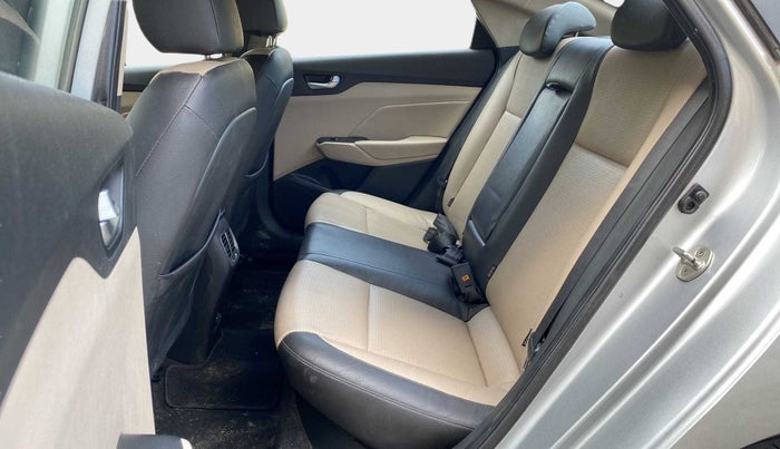 2018 Hyundai Verna 1.6 VTVT SX O, Petrol, Manual, 34,263 km, Right Side Rear Door Cabin
