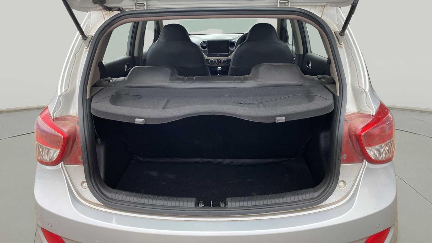 2015 Hyundai Grand i10 SPORTZ 1.2 KAPPA VTVT, Petrol, Manual, 36,566 km, Boot Inside