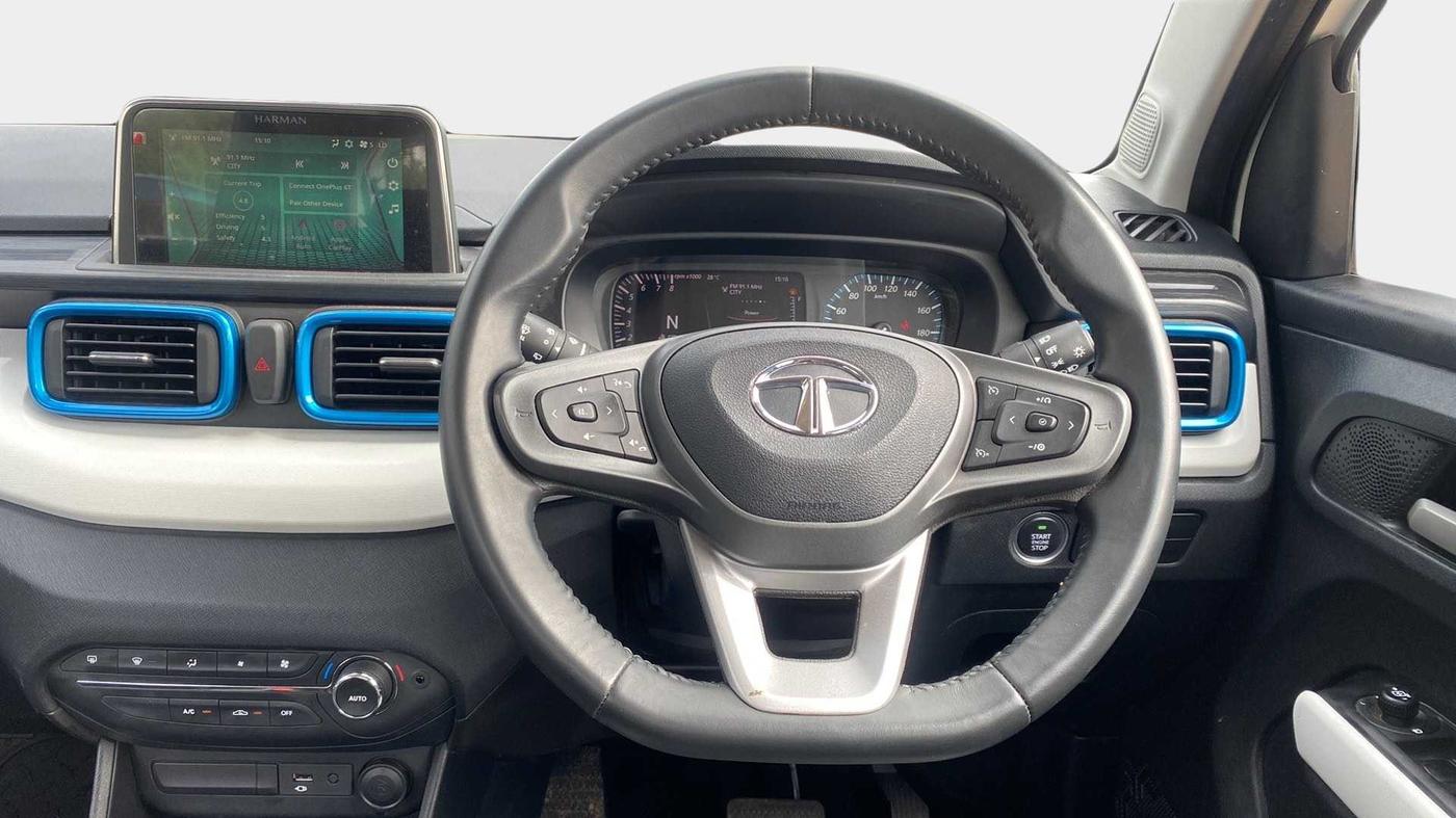 2023 Tata PUNCH CREATIVE AMT 1.2 RTN DUAL TONE, Petrol, Automatic, 2,806 km, Steering Wheel Close Up