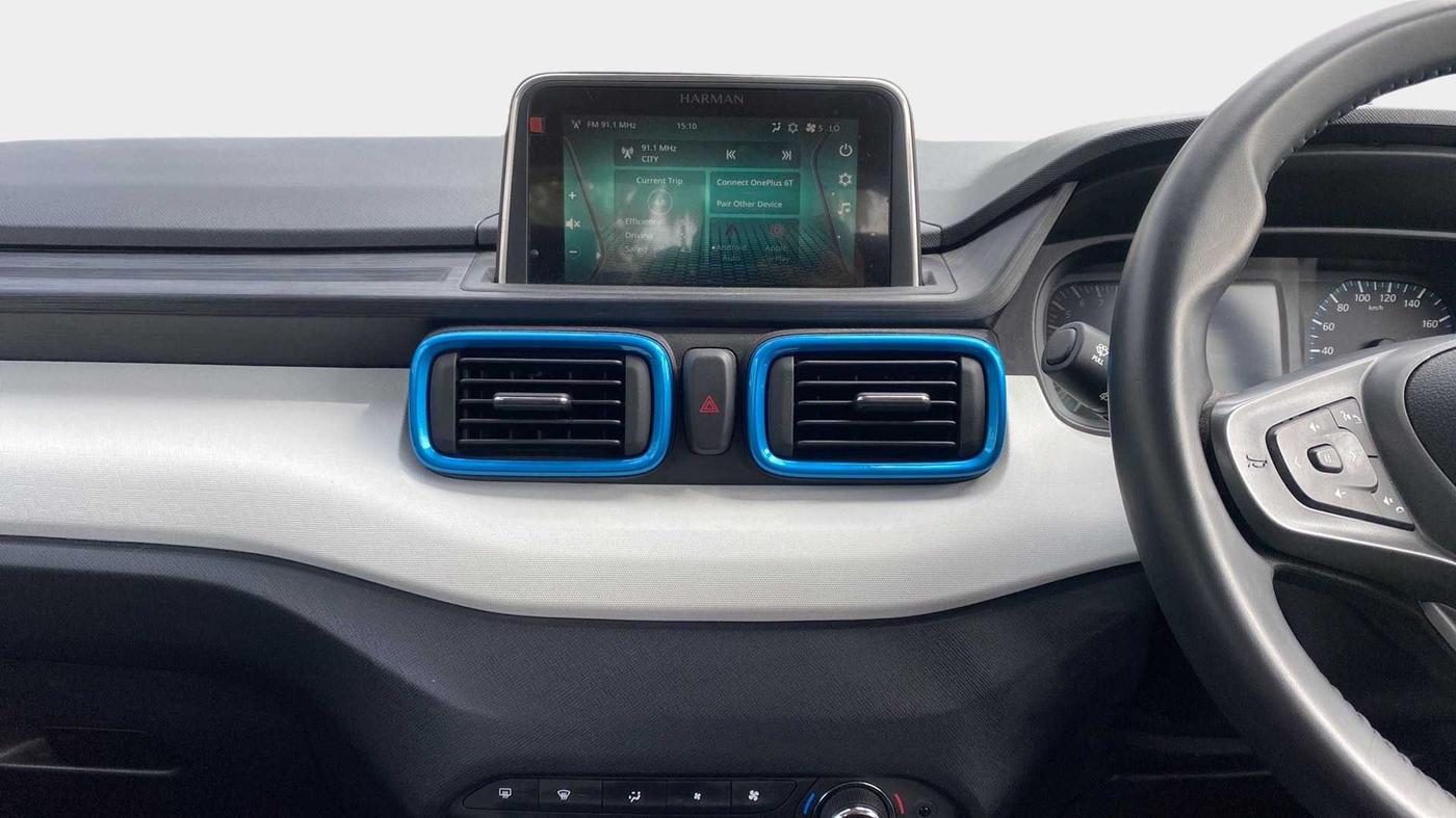 2023 Tata PUNCH CREATIVE AMT 1.2 RTN DUAL TONE, Petrol, Automatic, 2,806 km, Air Conditioner