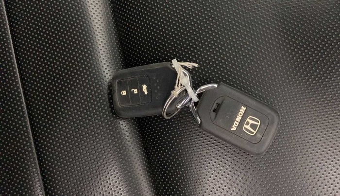 2019 Honda Amaze 1.2L I-VTEC V CVT, Petrol, Automatic, 39,639 km, Key Close Up