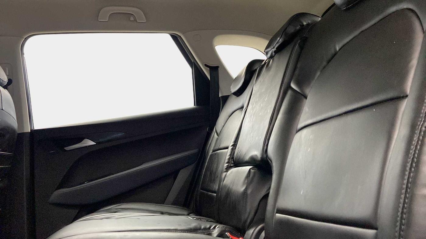 2020 MG HECTOR SUPER 1.5 PETROL, Petrol, Manual, 67,143 km, Right Side Rear Door Cabin