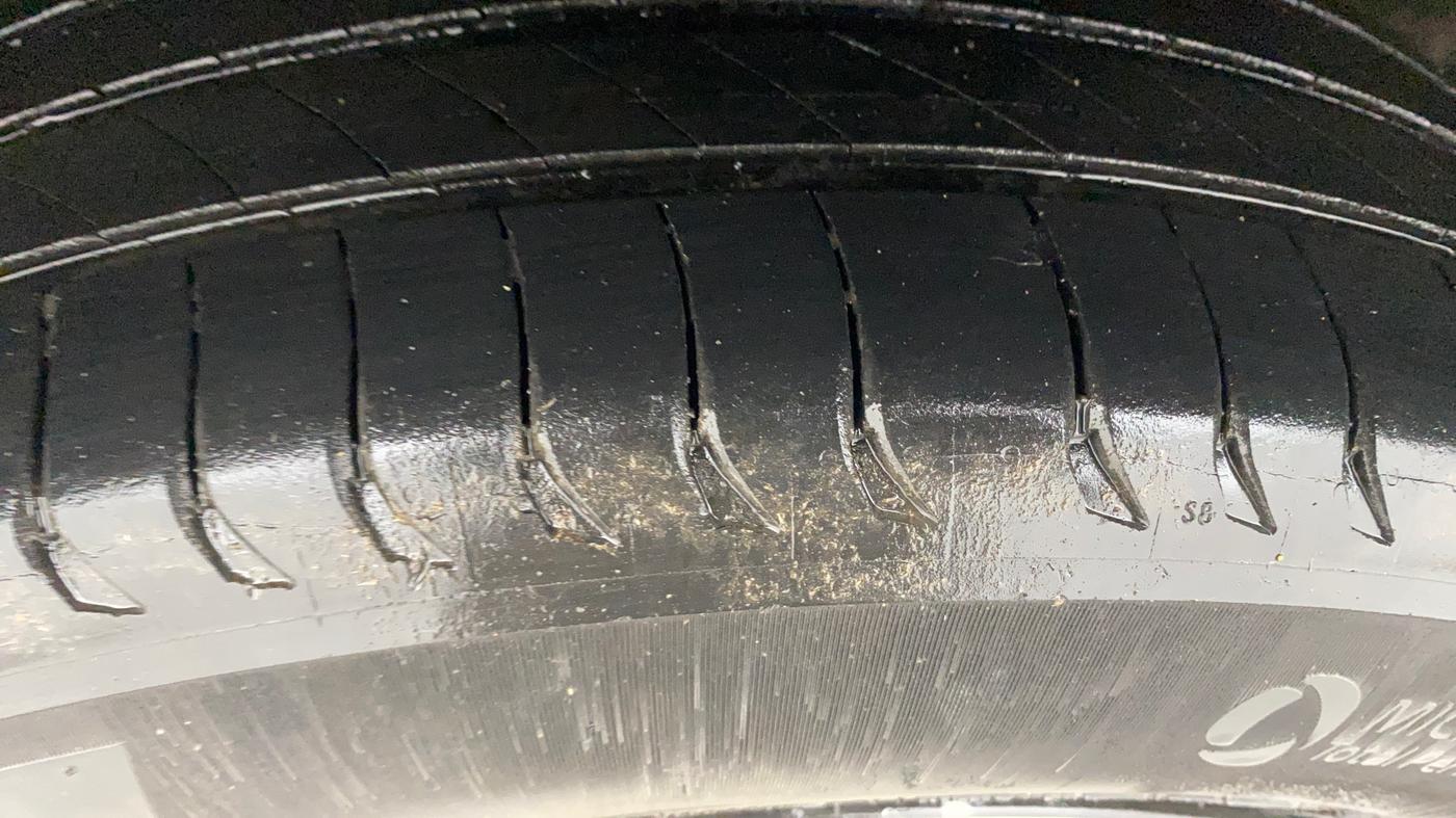 2019 Tata NEXON XZA PLUS DIESEL, Diesel, Automatic, 1,43,787 km, Left Front Tyre Tread