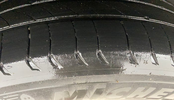 2019 Tata NEXON XZA PLUS DIESEL, Diesel, Automatic, 1,43,731 km, Right Rear Tyre Tread