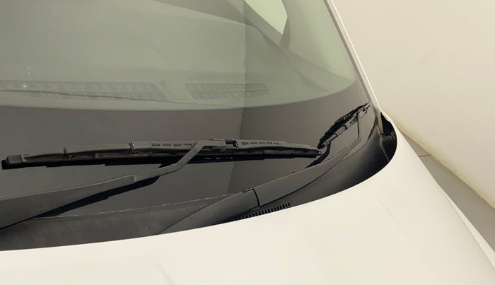 2020 Hyundai NEW I20 SPORTZ 1.0T GDI IMT, Petrol, Manual, 24,334 km, Bonnet (hood) - Cowl vent panel has minor damage