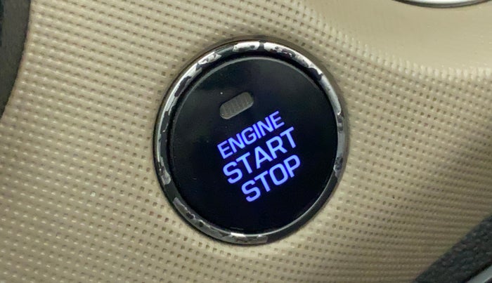 2018 Hyundai Grand i10 ASTA 1.2 KAPPA VTVT, Petrol, Manual, 61,302 km, Keyless Start/ Stop Button