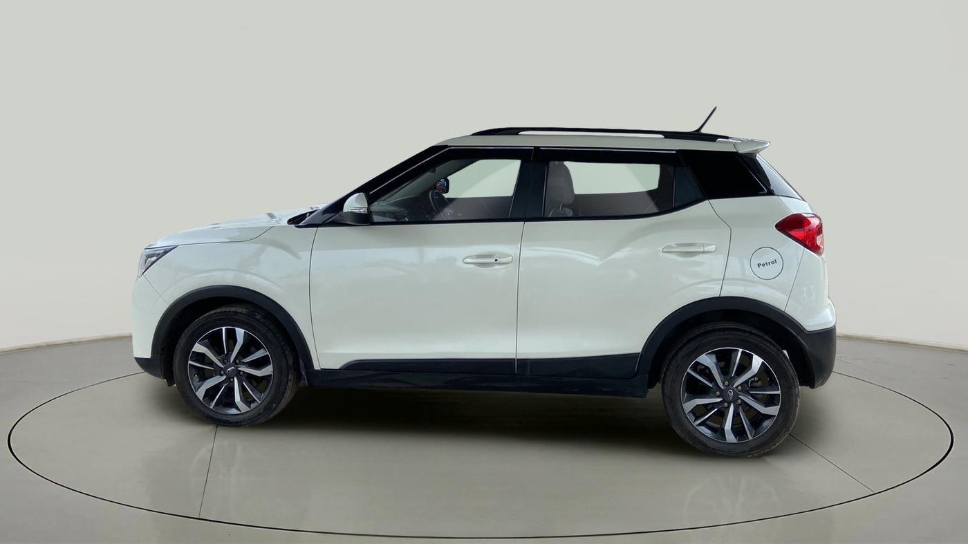 2021 Mahindra XUV300 W8 (O) 1.2 PETROL AMT, Petrol, Automatic, 42,667 km, Left Side