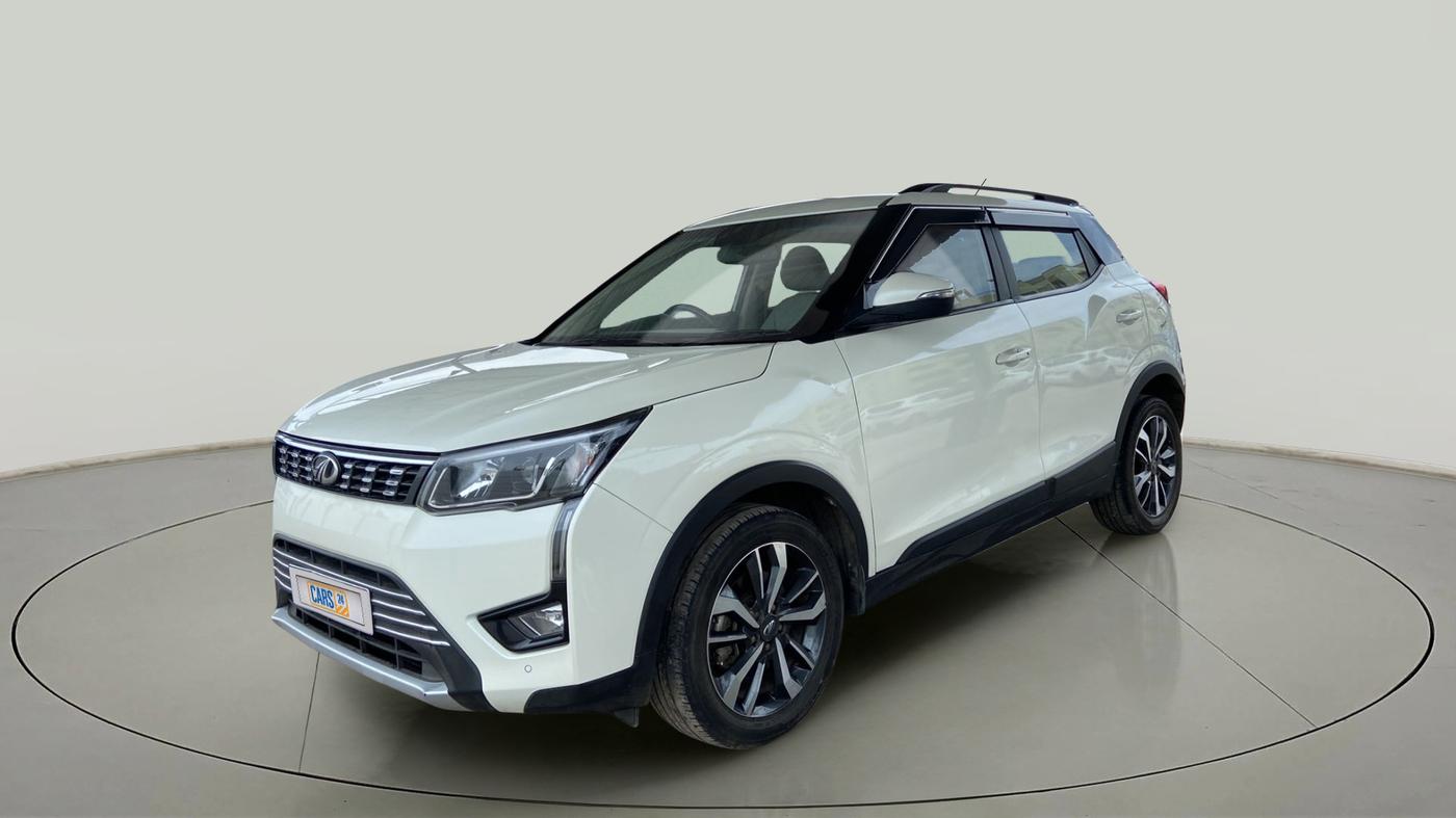 2021 Mahindra XUV300 W8 (O) 1.2 PETROL AMT, Petrol, Automatic, 42,667 km, Left Front Diagonal