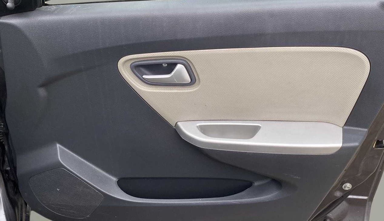 2017 Maruti Alto K10 VXI (O) AMT, Petrol, Automatic, 51,875 km, Driver Side Door Panels Control