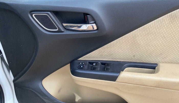 2017 Honda City 1.5L I-VTEC V MT, Petrol, Manual, 1,13,737 km, Driver Side Door Panels Control