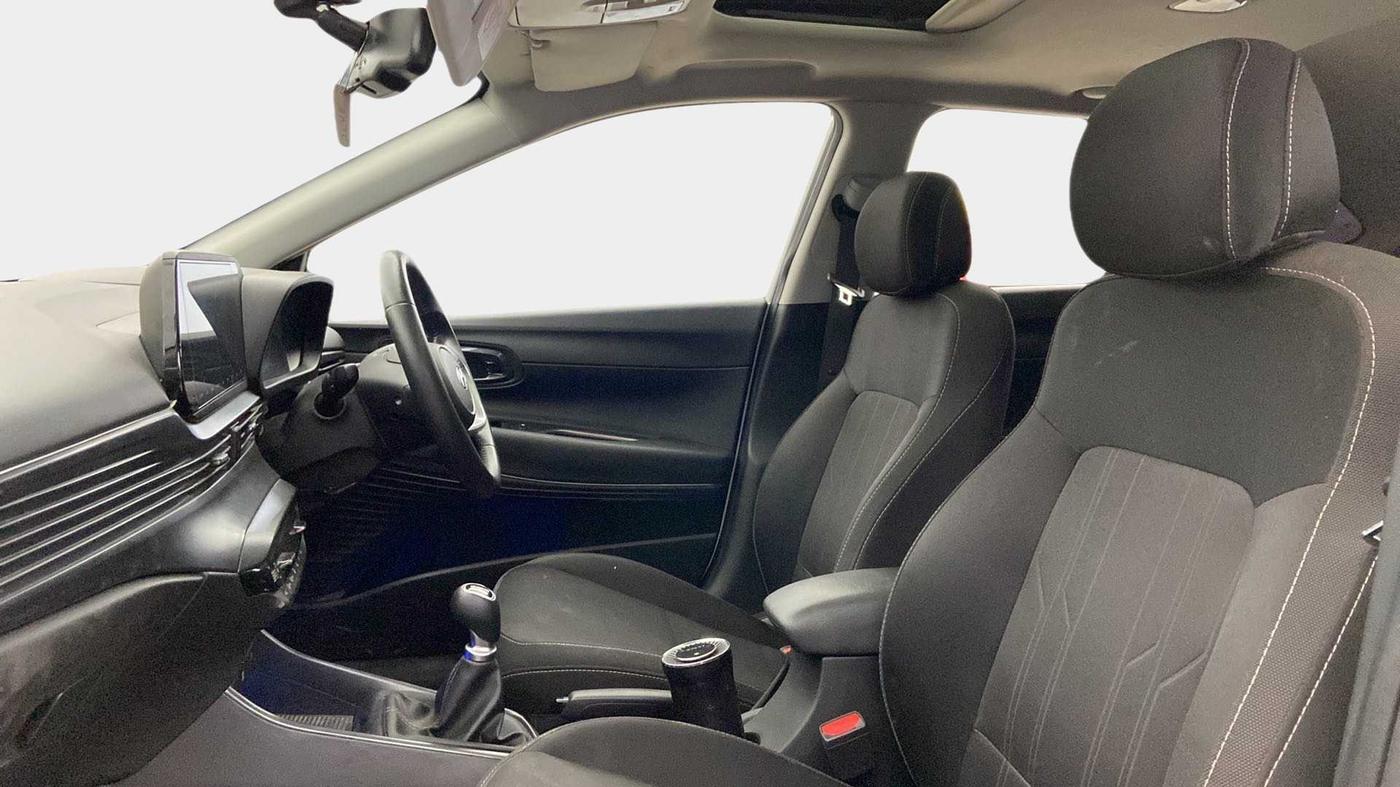 2023 Hyundai NEW I20 ASTA (O) 1.2 MT, Petrol, Manual, 20,309 km, Right Side Front Door Cabin