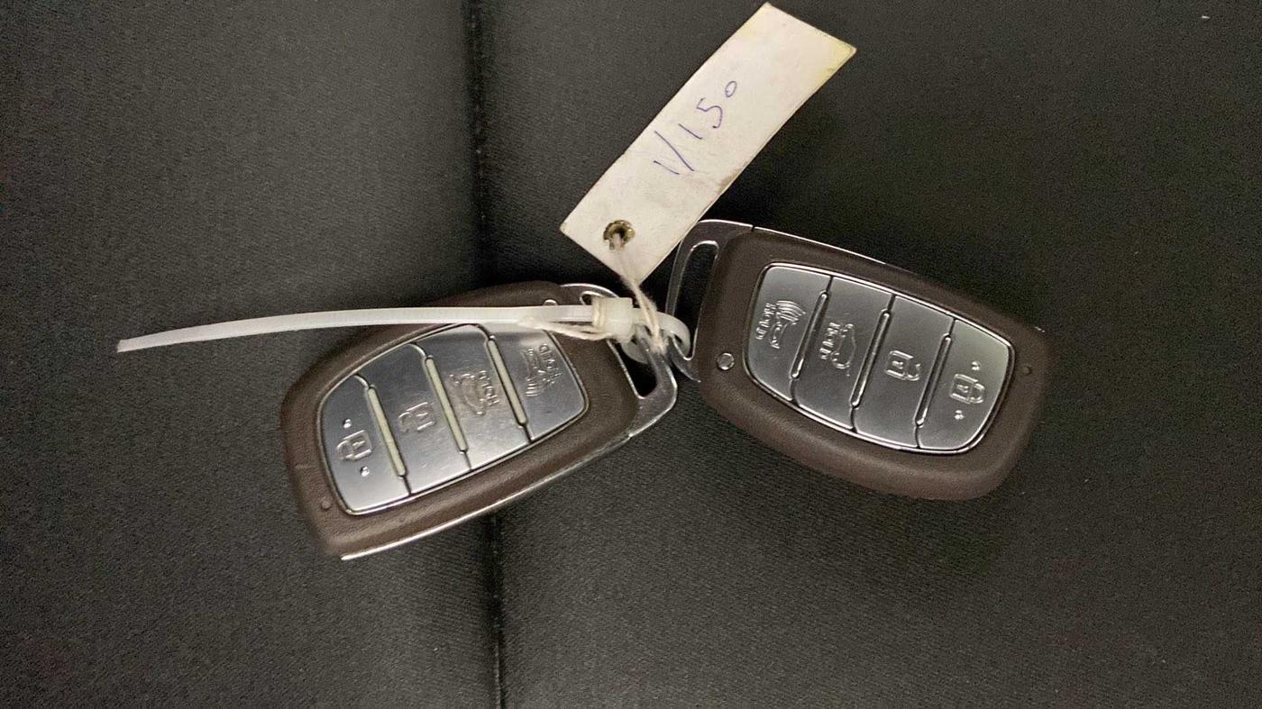 2023 Hyundai NEW I20 ASTA (O) 1.2 MT, Petrol, Manual, 20,309 km, Key Close Up