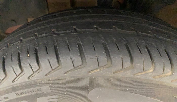 2019 Renault Kwid RXL, Petrol, Manual, 46,473 km, Left Front Tyre Tread