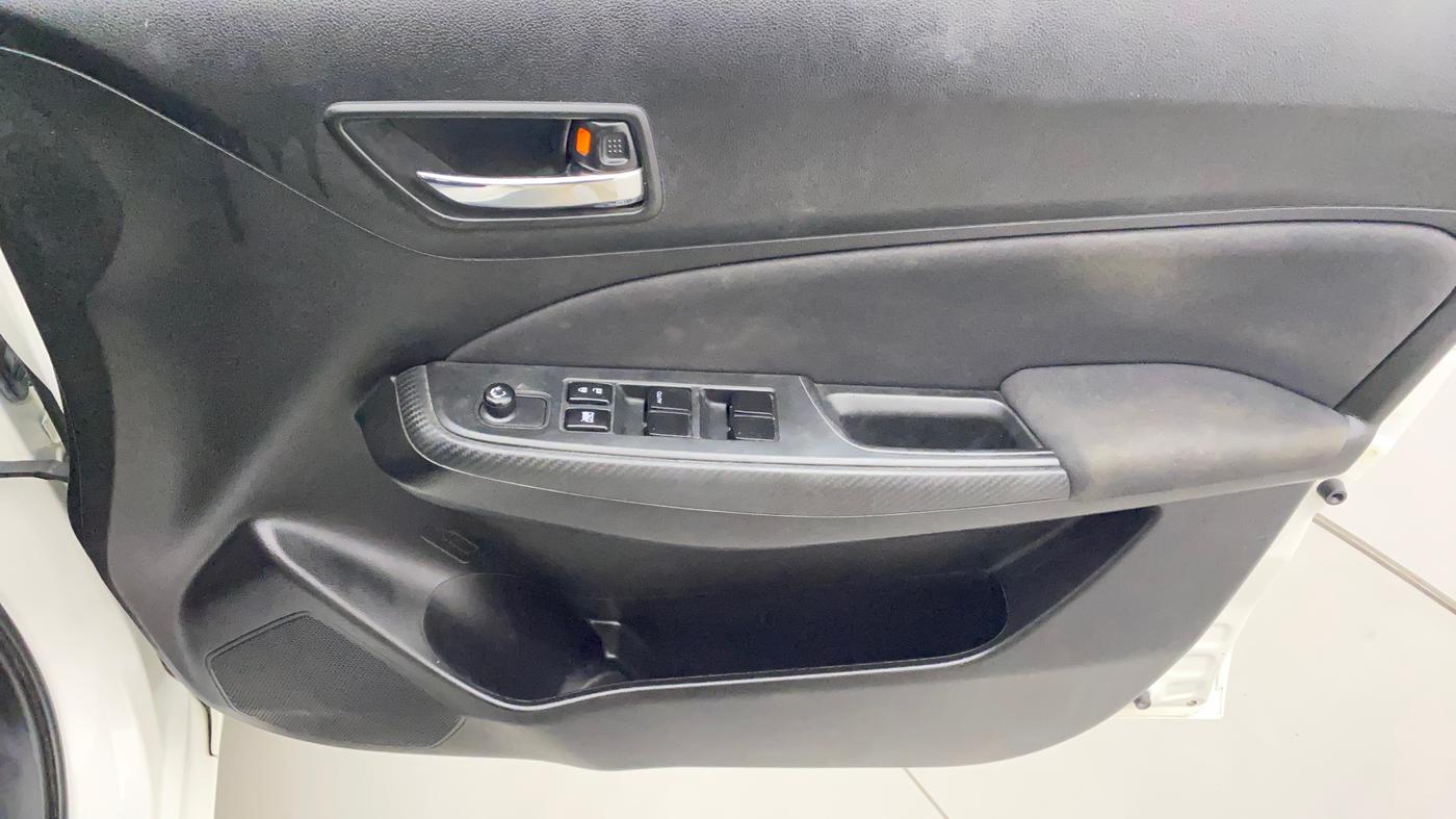 2022 Maruti Swift VXI, Petrol, Manual, 45,808 km, Driver Side Door Panels Control