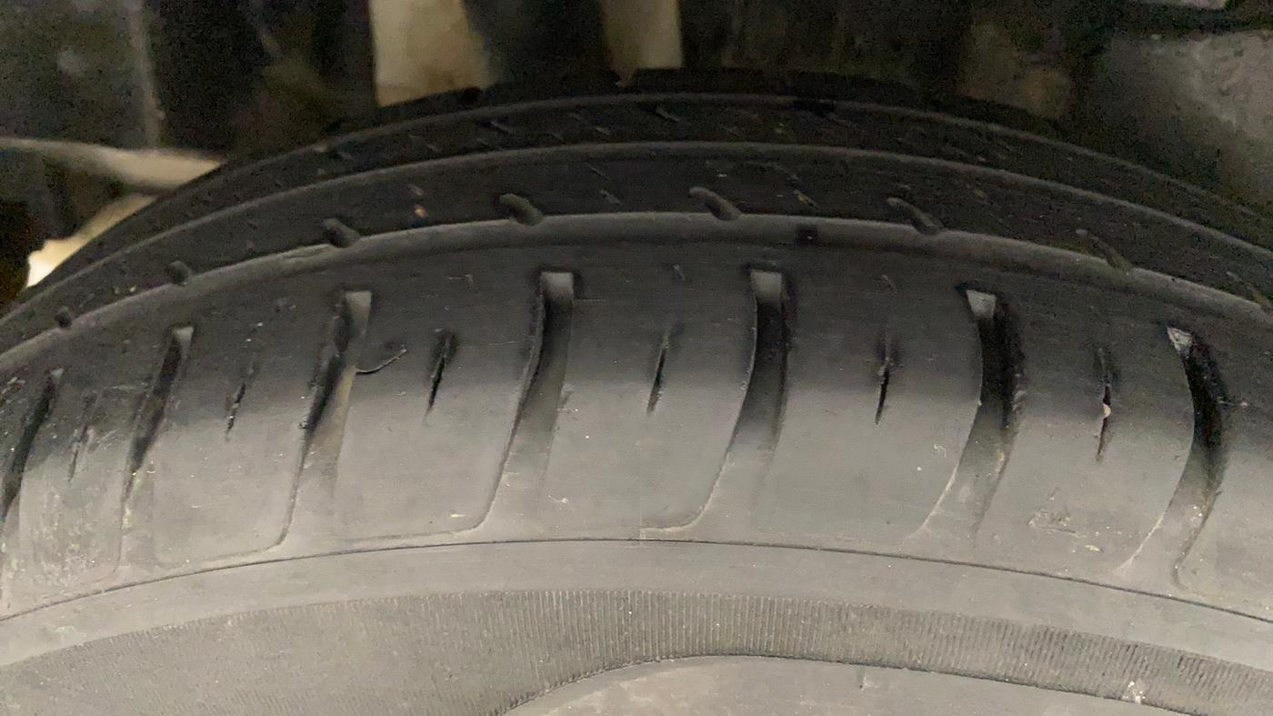 2022 Maruti Swift VXI, Petrol, Manual, 45,808 km, Right Rear Tyre Tread