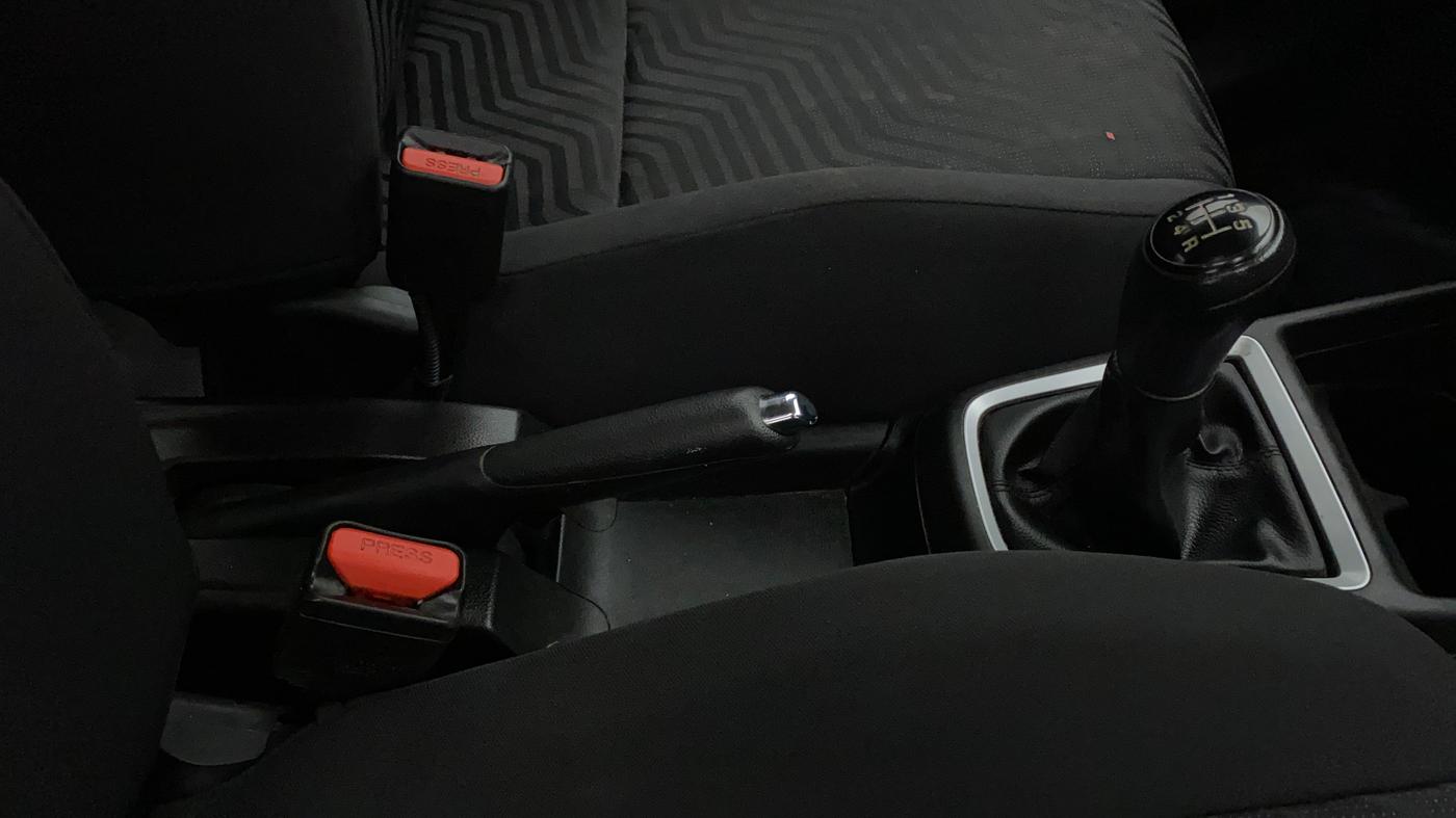 2022 Maruti Swift VXI, Petrol, Manual, 45,808 km, Gear Lever