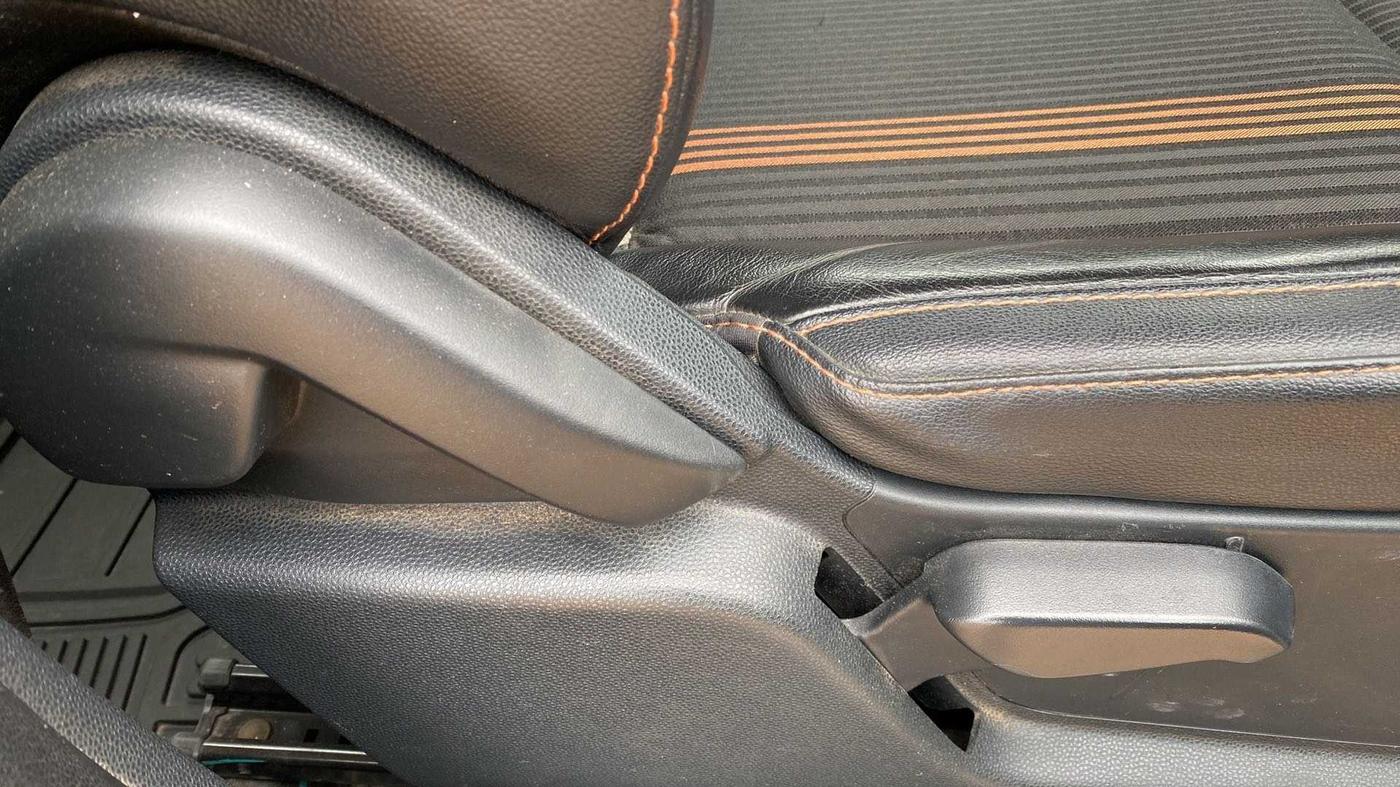 2018 Ford Ecosport TITANIUM 1.0L ECOBOOST SPORTS(SUNROOF), Petrol, Manual, 37,349 km, Driver Side Adjustment Panel