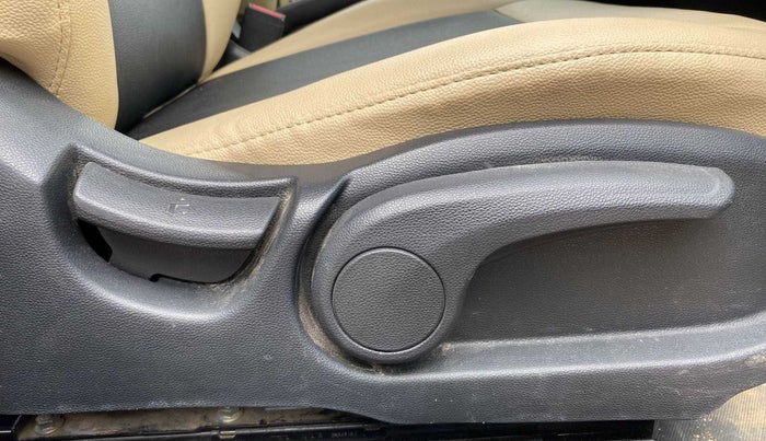 2018 Hyundai Elite i20 ASTA 1.2 (O), Petrol, Manual, 71,312 km, Driver Side Adjustment Panel