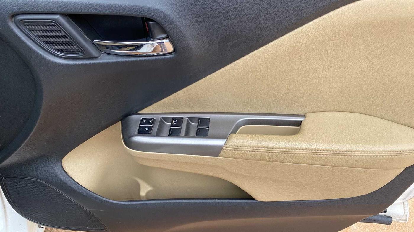 2015 Honda City 1.5L I-VTEC VX, Petrol, Manual, 98,551 km, Driver Side Door Panels Control