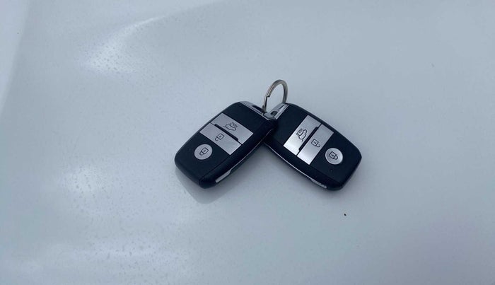 2021 KIA SELTOS GTX PLUS 1.4 PETROL DUAL TONE, Petrol, Manual, 19,610 km, Key Close Up