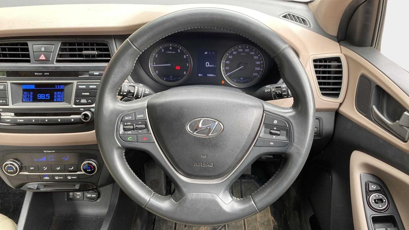 2016 Hyundai Elite i20 ASTA 1.2, CNG, Manual, 53,500 km, Steering Wheel Close Up