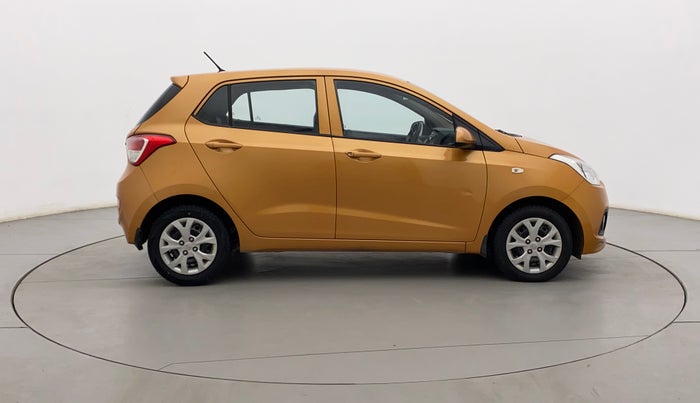 2016 Hyundai Grand i10 MAGNA AT 1.2 KAPPA VTVT, Petrol, Automatic, 36,946 km, Right Side View