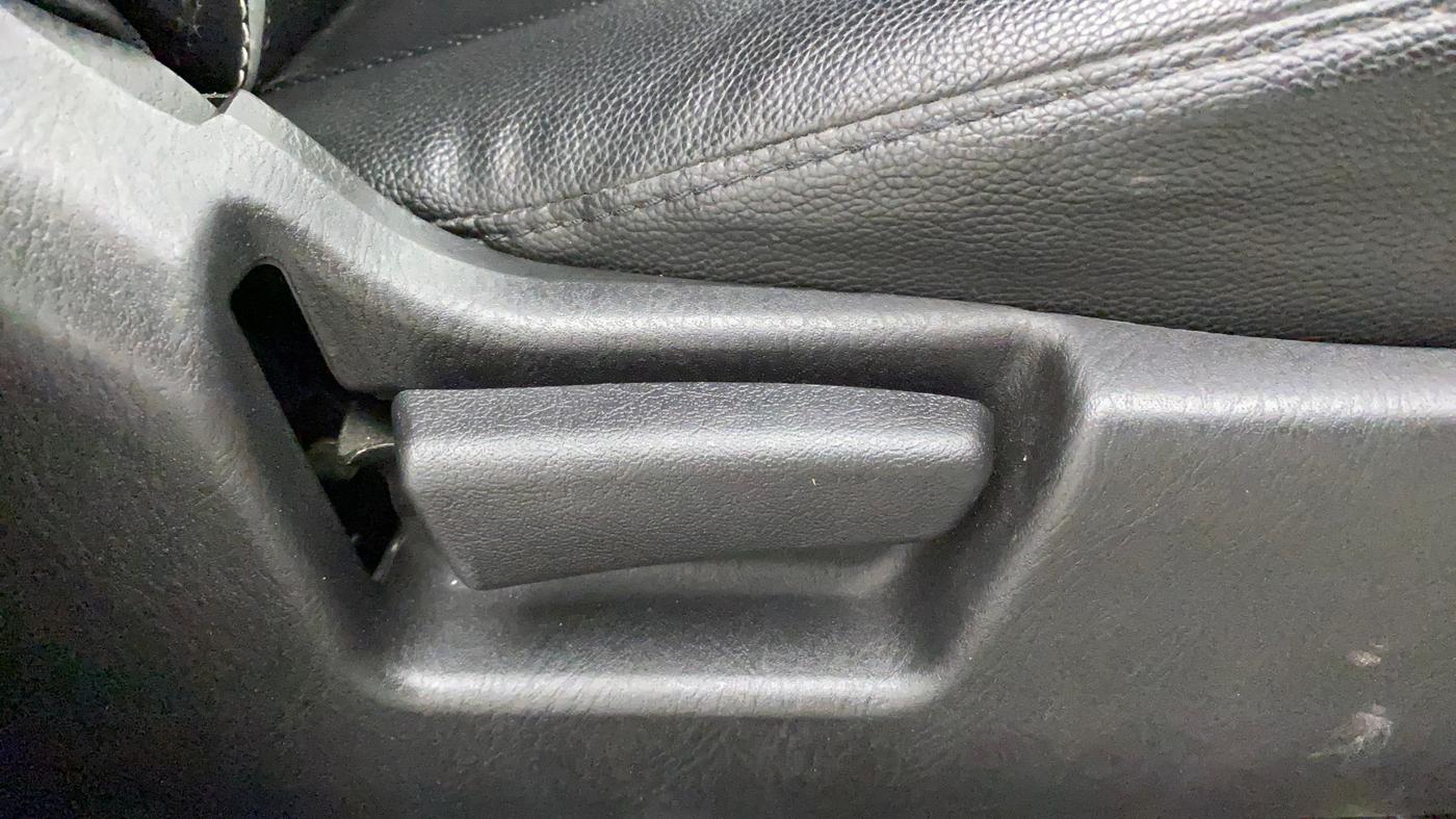2019 Maruti Alto LXI, Petrol, Manual, 53,669 km, Driver Side Adjustment Panel