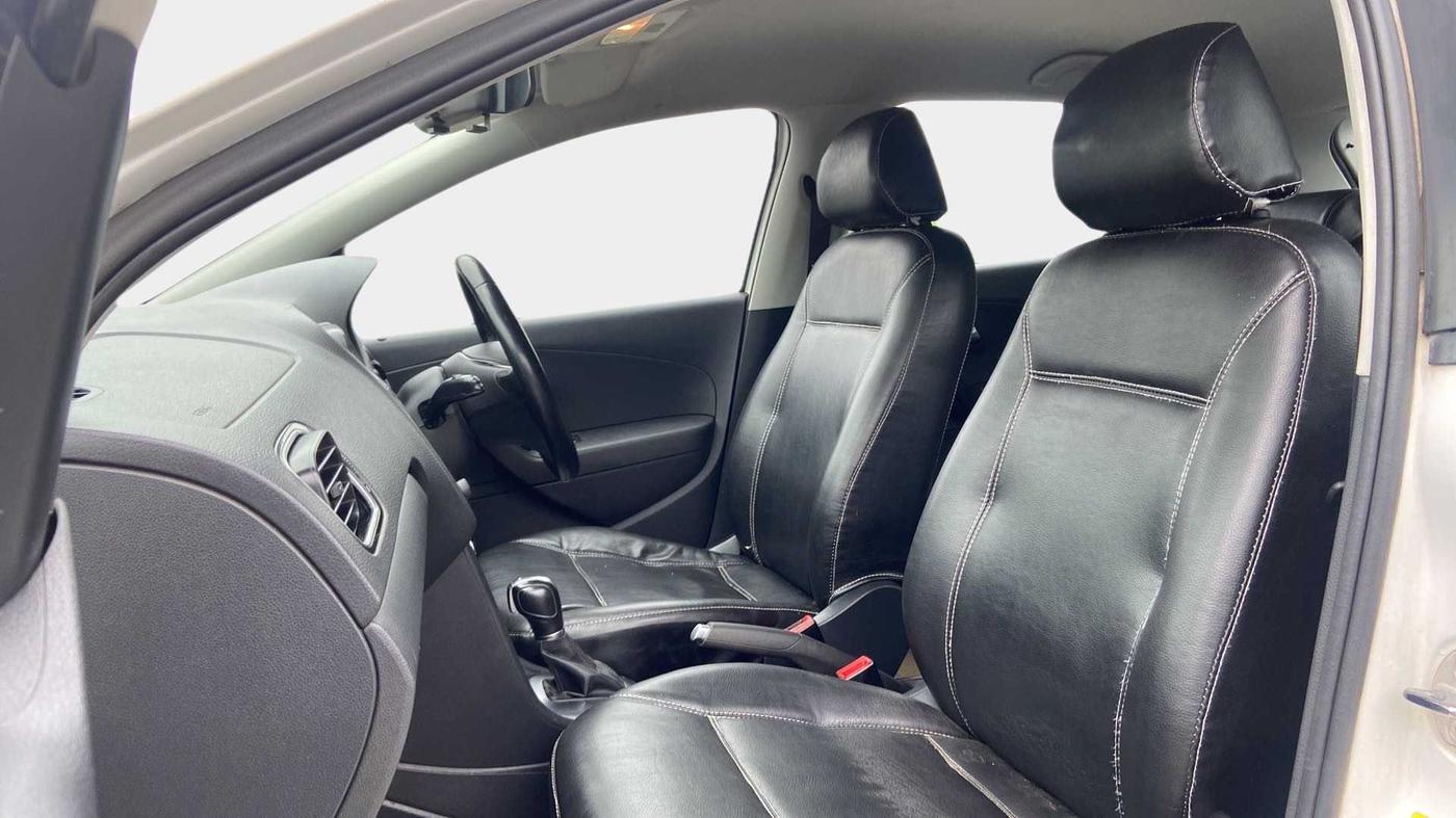 2015 Volkswagen Polo GT TSI AT, Petrol, Automatic, 67,991 km, Right Side Front Door Cabin