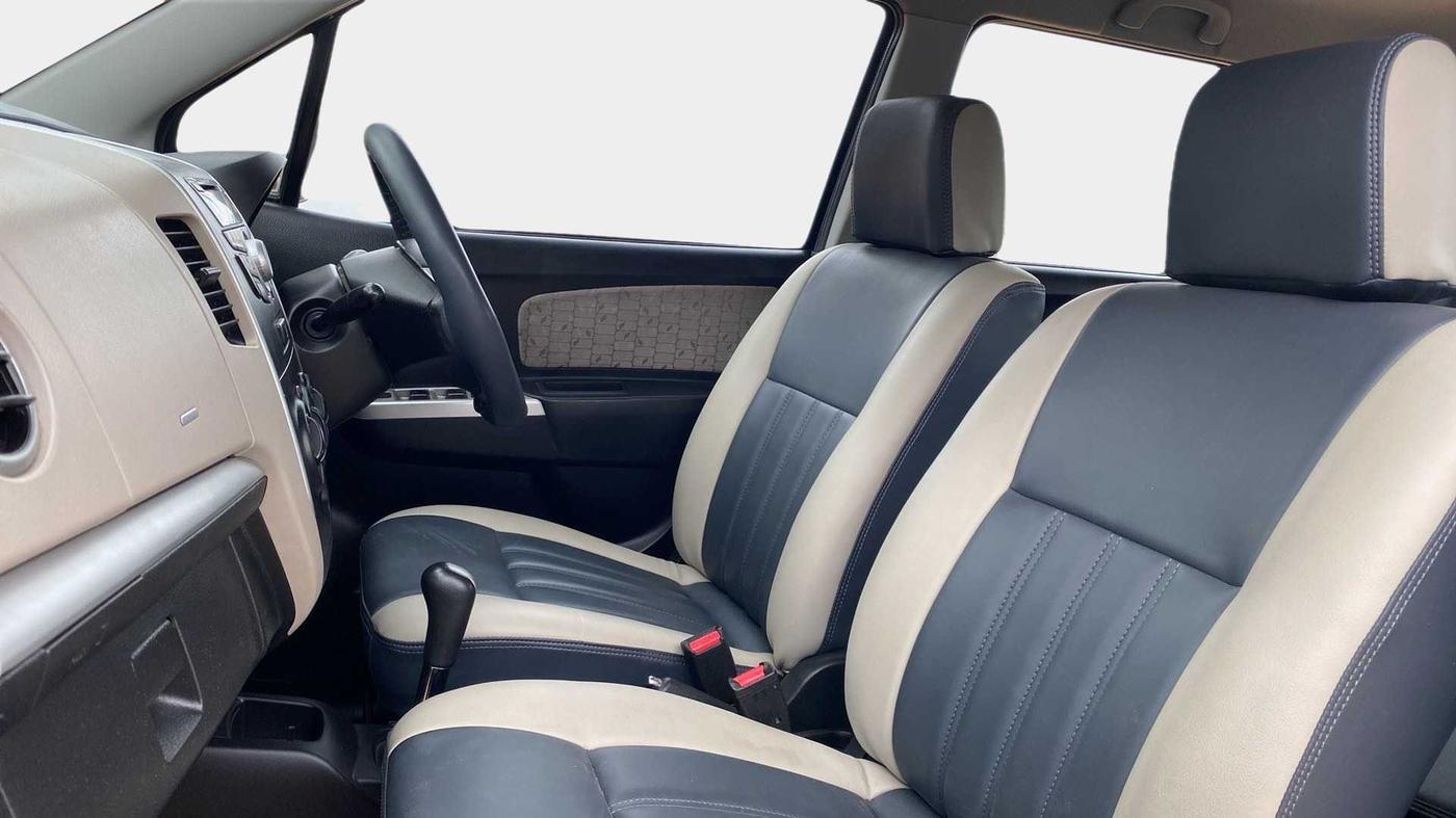 2016 Maruti Wagon R 1.0 VXI AMT, Petrol, Automatic, 44,237 km, Right Side Front Door Cabin