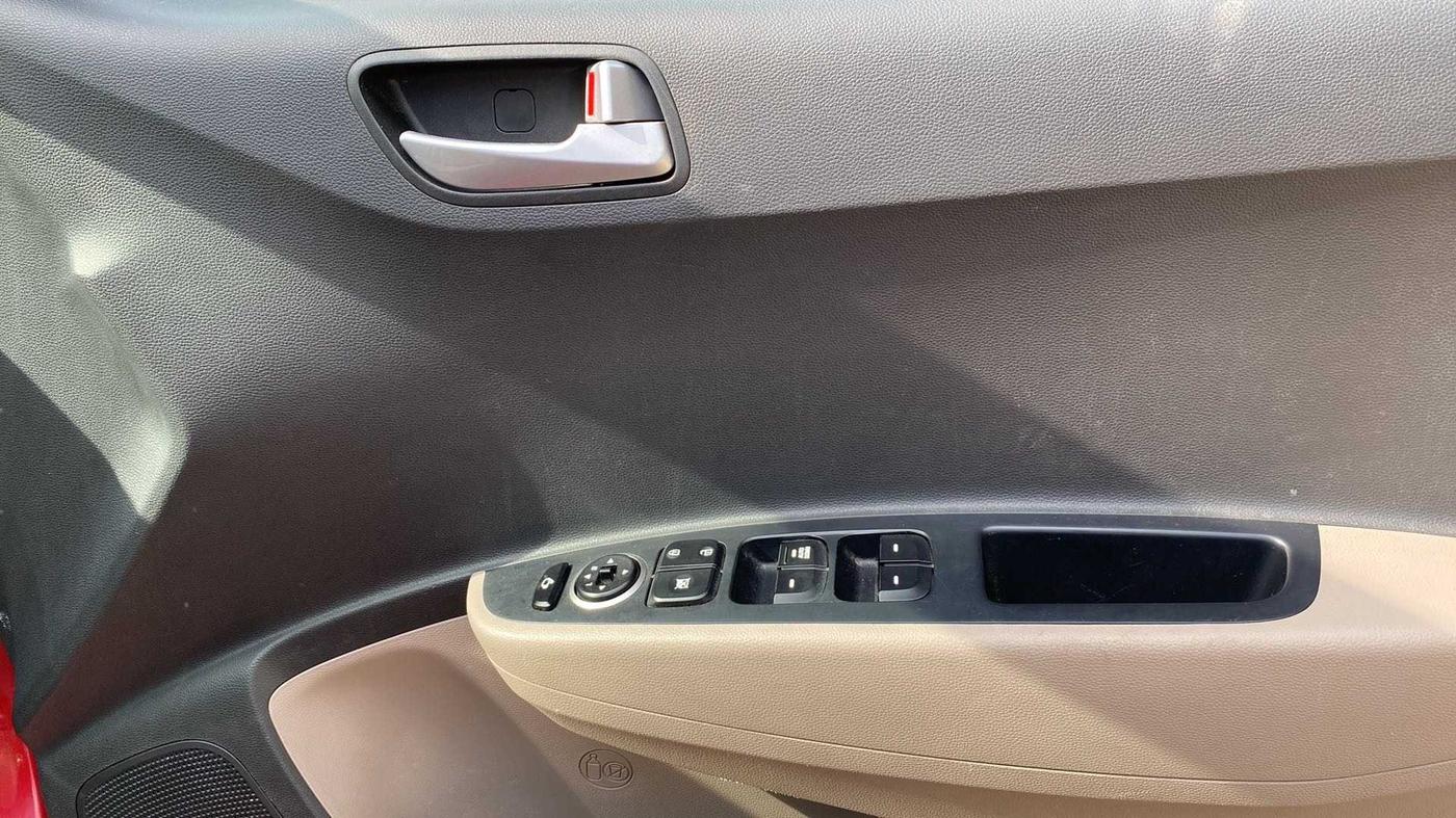 2020 Hyundai Grand i10 SPORTZ 1.2 KAPPA VTVT, Petrol, Manual, 16,292 km, Driver Side Door Panels Control