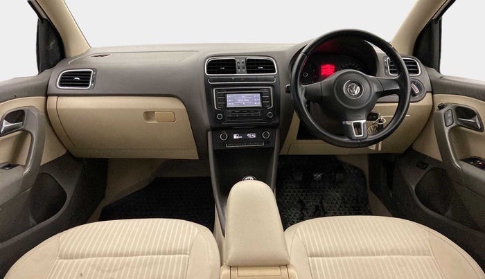 2013 Volkswagen Vento HIGHLINE 1.6 MPI, Petrol, Manual, 1,00,021 km, Dashboard