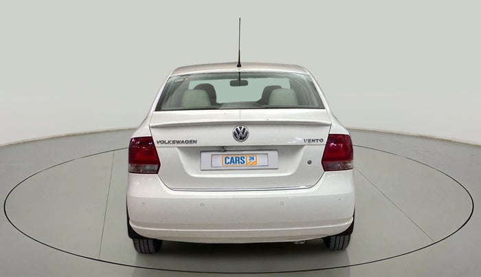 2013 Volkswagen Vento HIGHLINE 1.6 MPI, Petrol, Manual, 1,00,021 km, Back/Rear