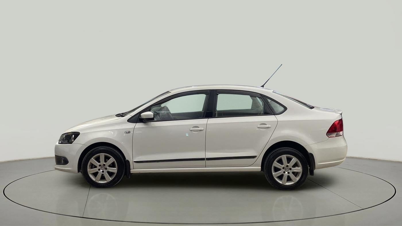 2013 Volkswagen Vento HIGHLINE 1.6 MPI, Petrol, Manual, 1,00,021 km, Left Side