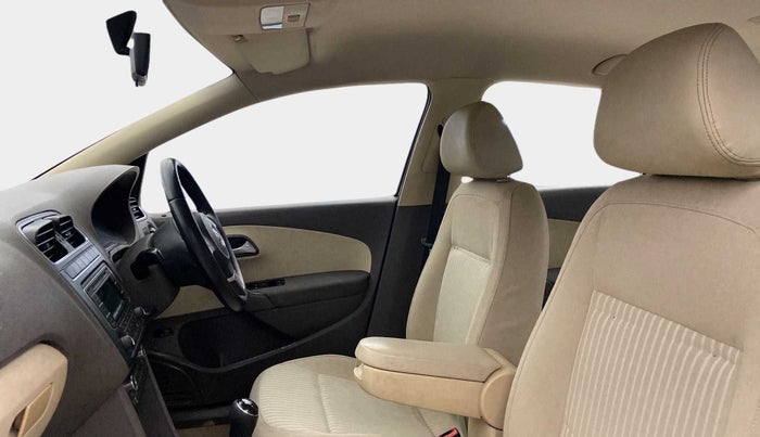 2013 Volkswagen Vento HIGHLINE 1.6 MPI, Petrol, Manual, 1,00,021 km, Right Side Front Door Cabin
