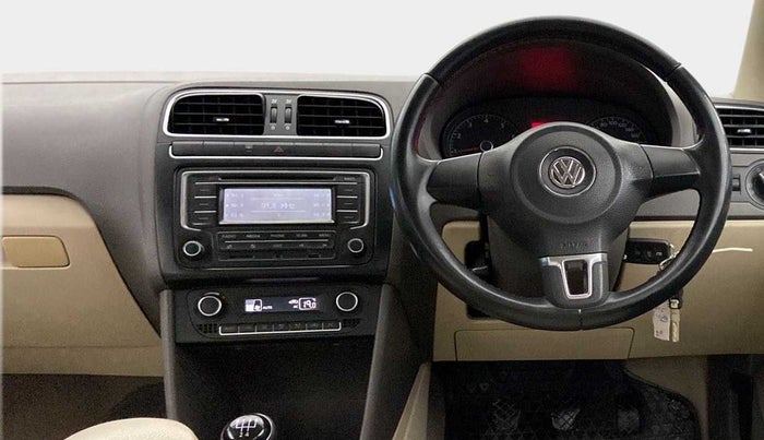 2013 Volkswagen Vento HIGHLINE 1.6 MPI, Petrol, Manual, 1,00,021 km, Steering Wheel Close Up