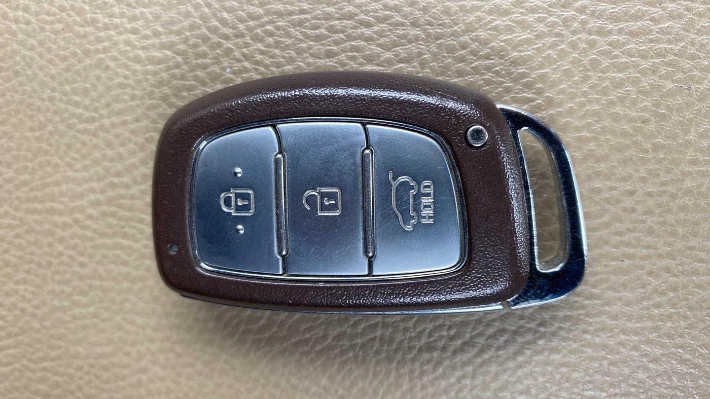 2018 Hyundai Creta SX PLUS AT 1.6 DIESEL, CNG, Automatic, 14,451 km, Key Close Up