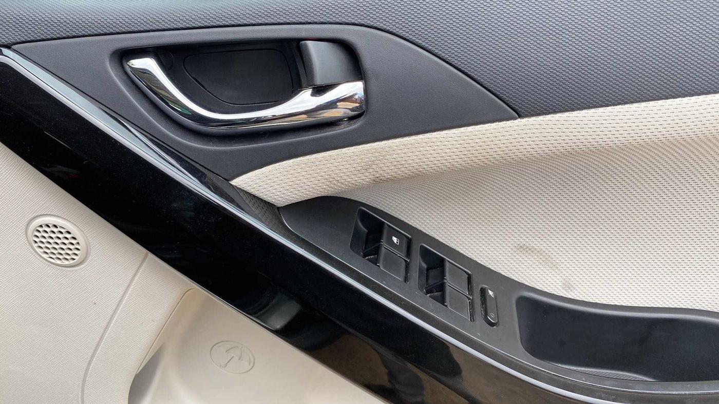 2020 Tata NEXON XZ PLUS (O) PETROL DUAL TONE, Petrol, Manual, 22,741 km, Driver Side Door Panels Control