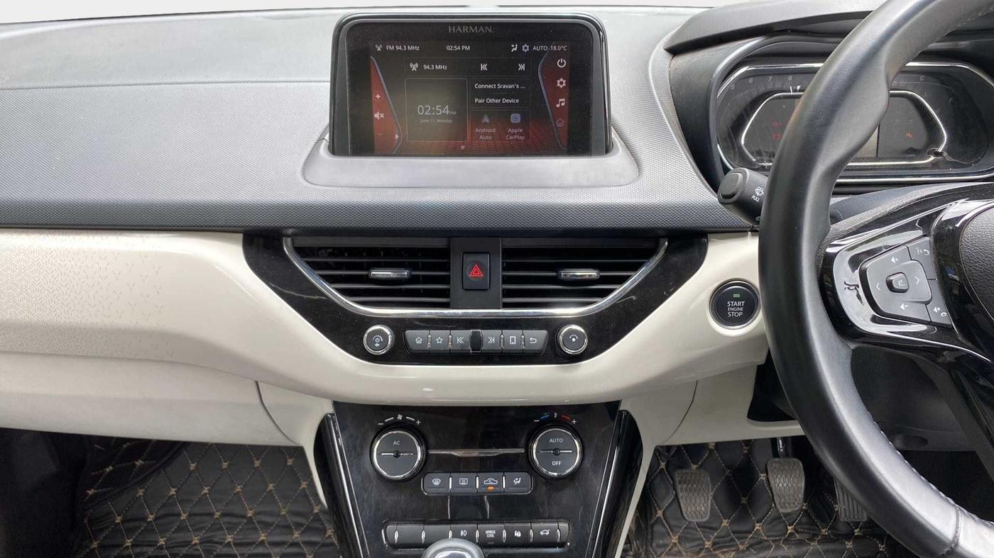 2020 Tata NEXON XZ PLUS (O) PETROL DUAL TONE, Petrol, Manual, 22,741 km, Air Conditioner