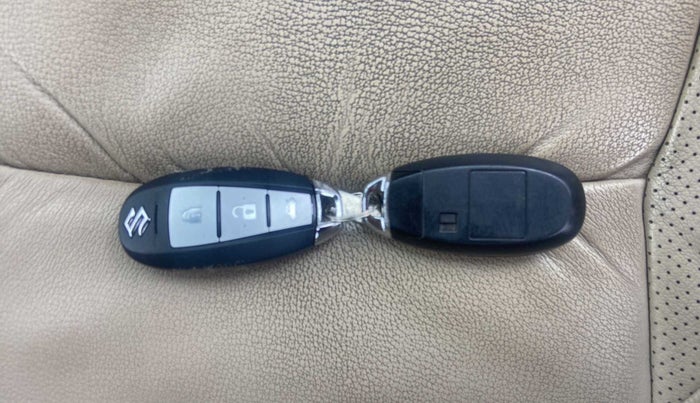 2019 Maruti Ciaz ALPHA  AT 1.5 SHVS PETROL, Petrol, Automatic, 41,774 km, Key Close Up