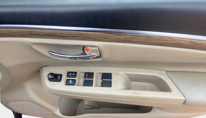 2019 Maruti Ciaz ALPHA  AT 1.5 SHVS PETROL, Petrol, Automatic, 41,774 km, Driver Side Door Panels Control