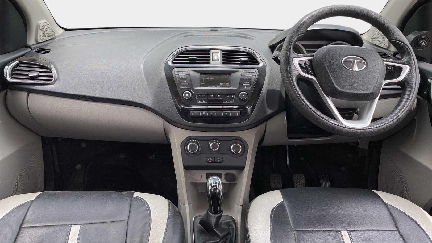 2017 Tata Tiago XZ PETROL, Petrol, Manual, 43,856 km, Dashboard