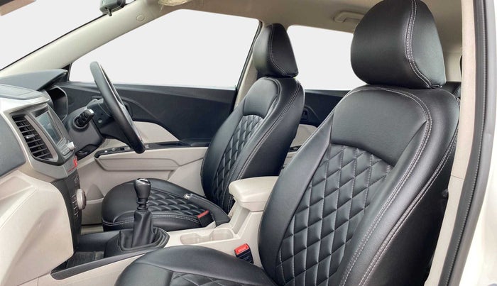 2020 Mahindra XUV300 W6 1.2 PETROL, Petrol, Manual, 20,986 km, Right Side Front Door Cabin