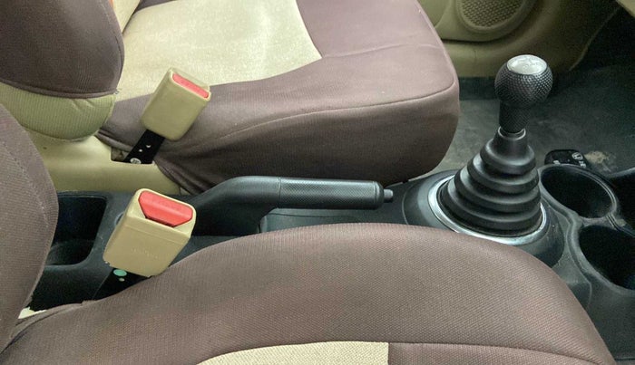 2016 Honda Brio S MT, Petrol, Manual, 25,740 km, Gear Lever